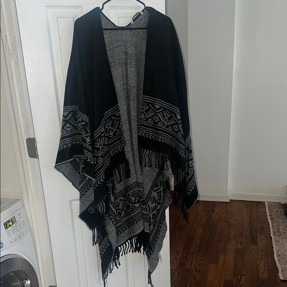 Soft Surroundings Tribal Pattern Knit Wrap